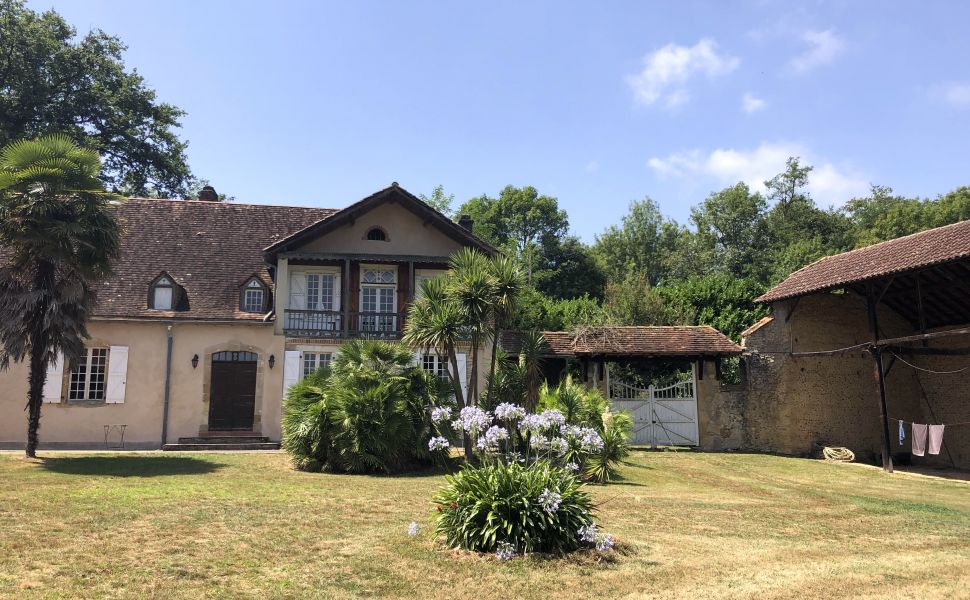 Une Maison de Maître singulière offrant une opportunité de restauration exceptionnelle !